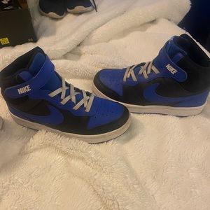 Nike Kids' Court Borough Mid 2 Basketball Shoes